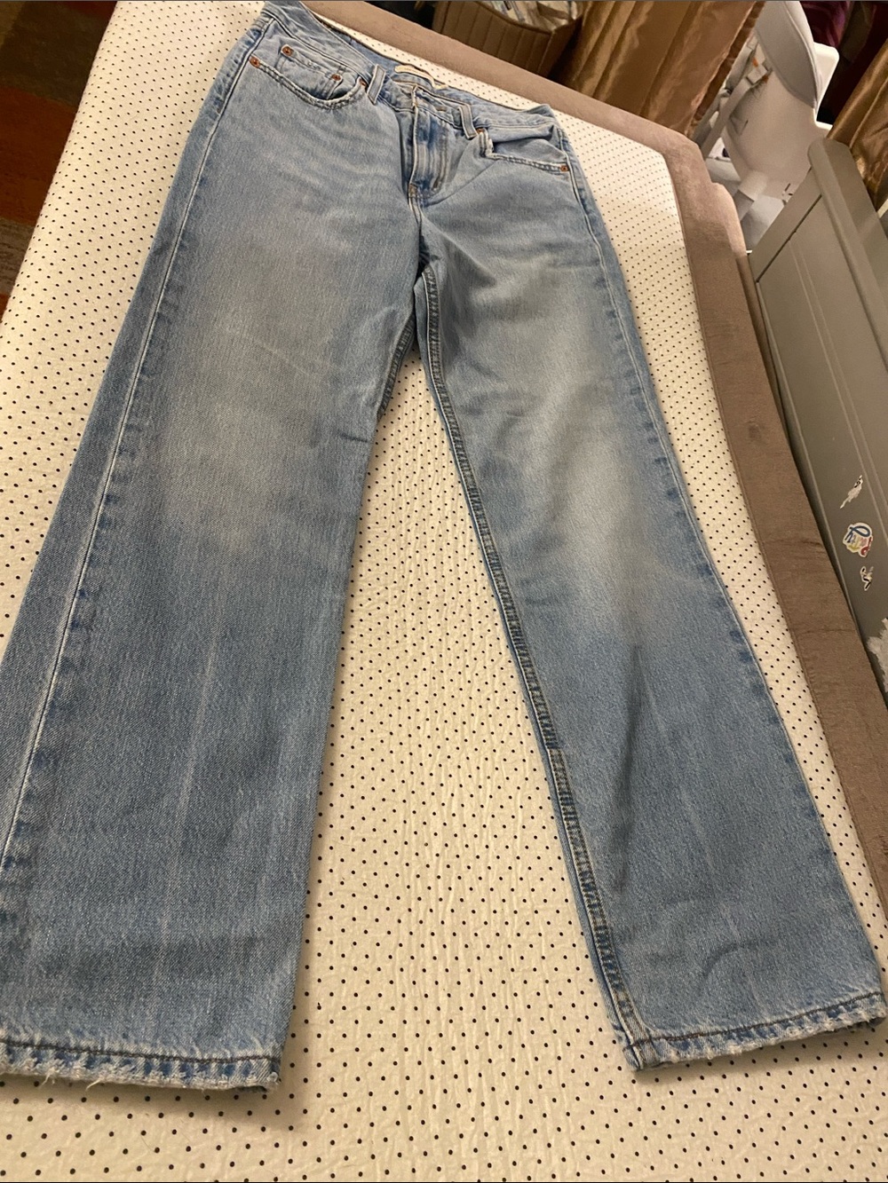 Light Wash Straight Leg  Levi’s Jeans. SIze 25